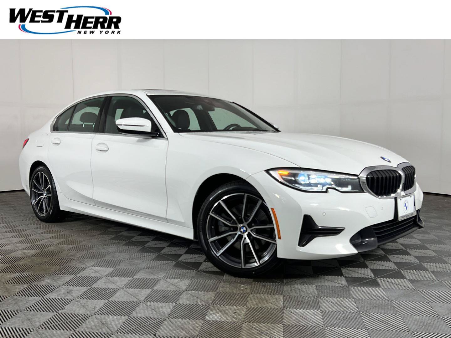 Used 2021 BMW 330i xDrive Sedan w/ Premium Package AWD/4WD image 1