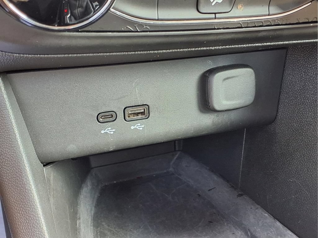 Used 2025 Buick Encore GX Preferred FWD image 13