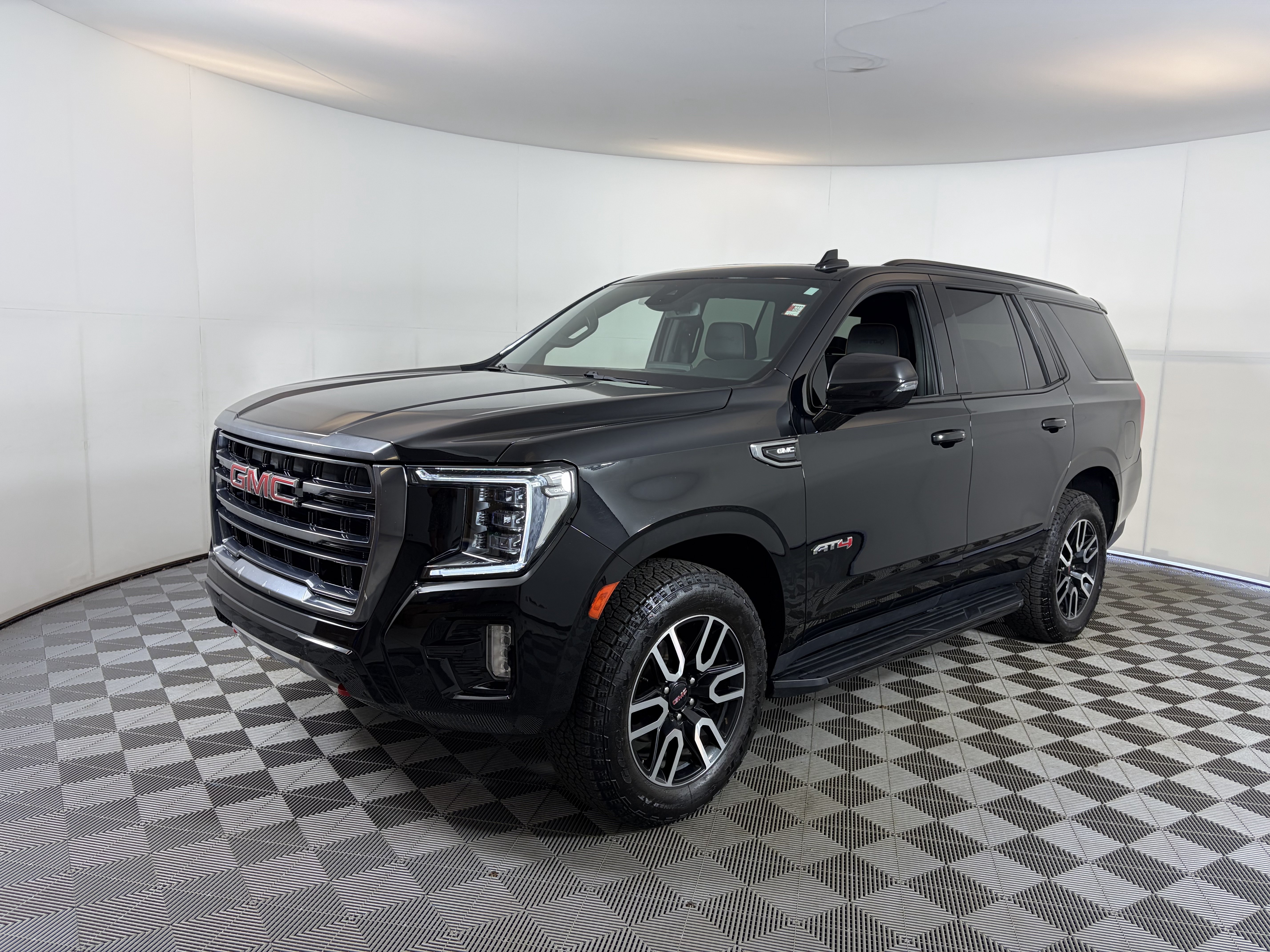 Used 2023 GMC Yukon AT4 w/ LPO, Floor Liner Package AWD/4WD image 2