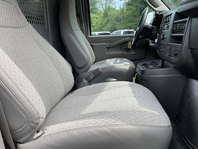 New 2025 Chevrolet Express 2500 w/ Driver Convenience Package RWD image 16