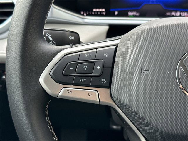 Used 2025 Volkswagen Taos SE image 25