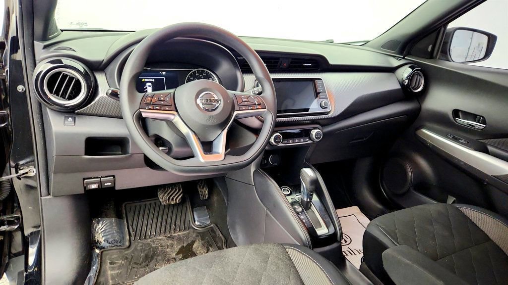 Used 2019 Nissan Kicks SV image 12