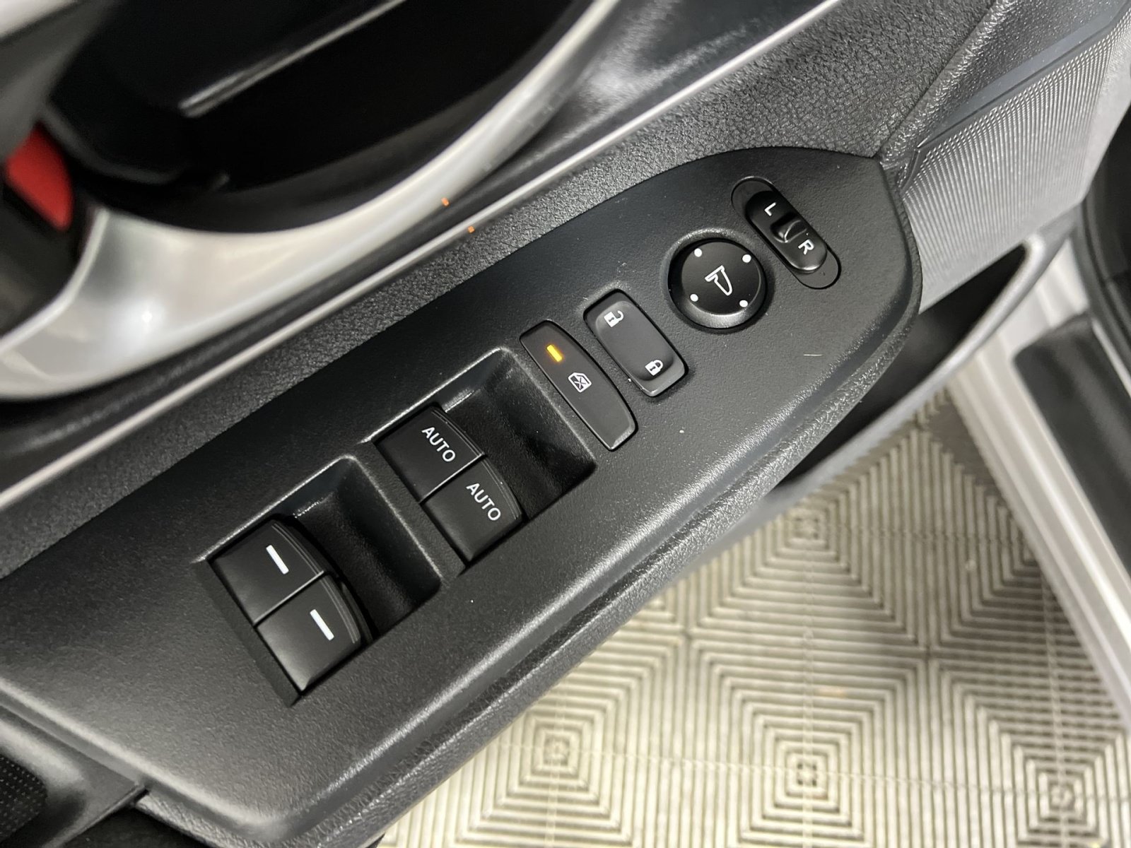Used 2019 Honda CR-V EX image 15