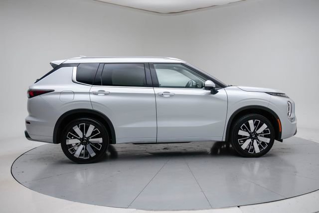 Used 2025 Mitsubishi Outlander SEL image 8