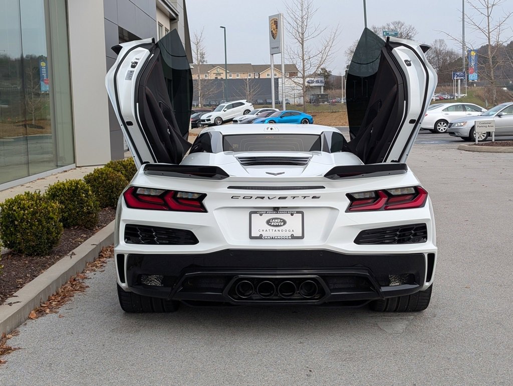 Used 2023 Chevrolet Corvette Z06 w/ Stealth Interior Trim Package image 8