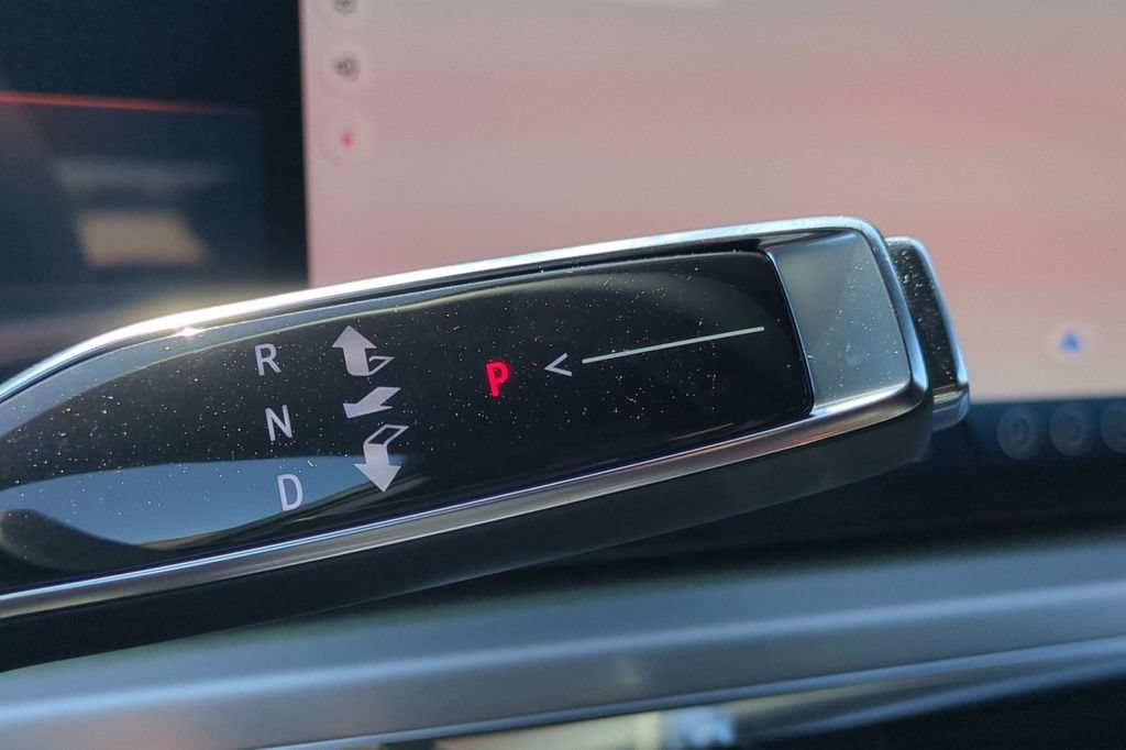 New 2026 Cadillac Lyriq Luxury AWD/4WD image 8