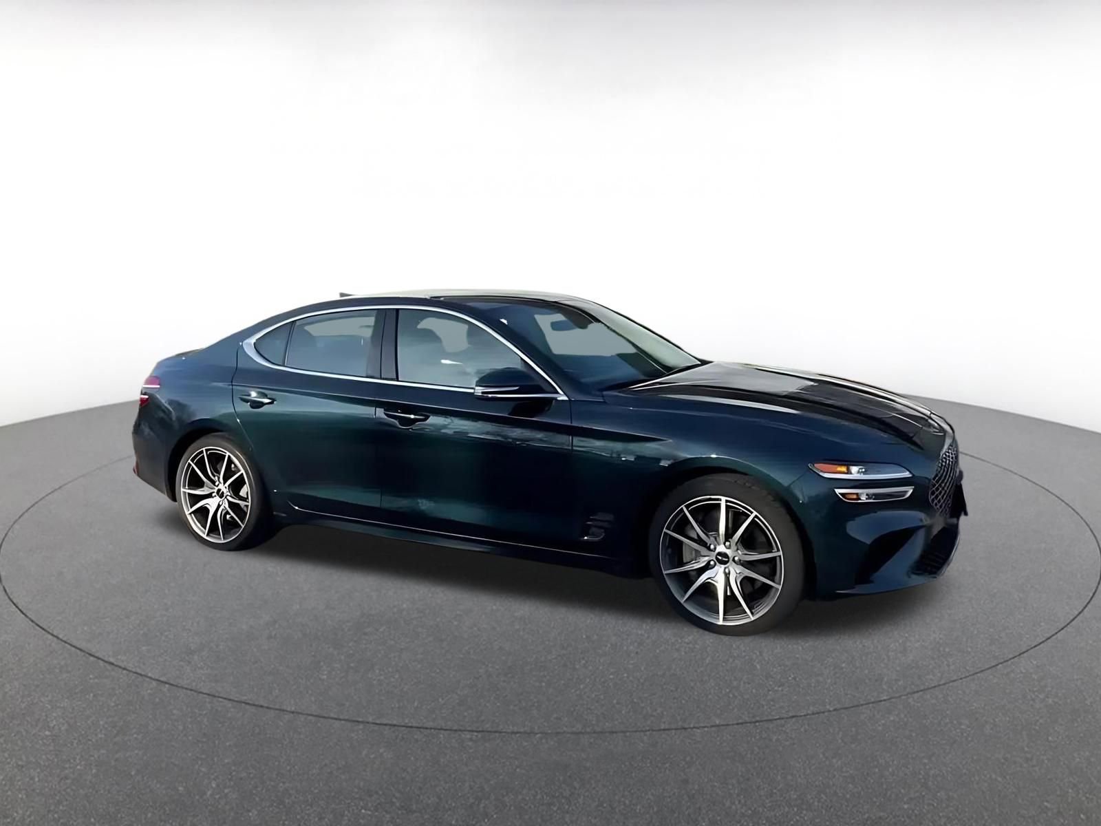 Used 2025 Genesis G70 2.5T image 2