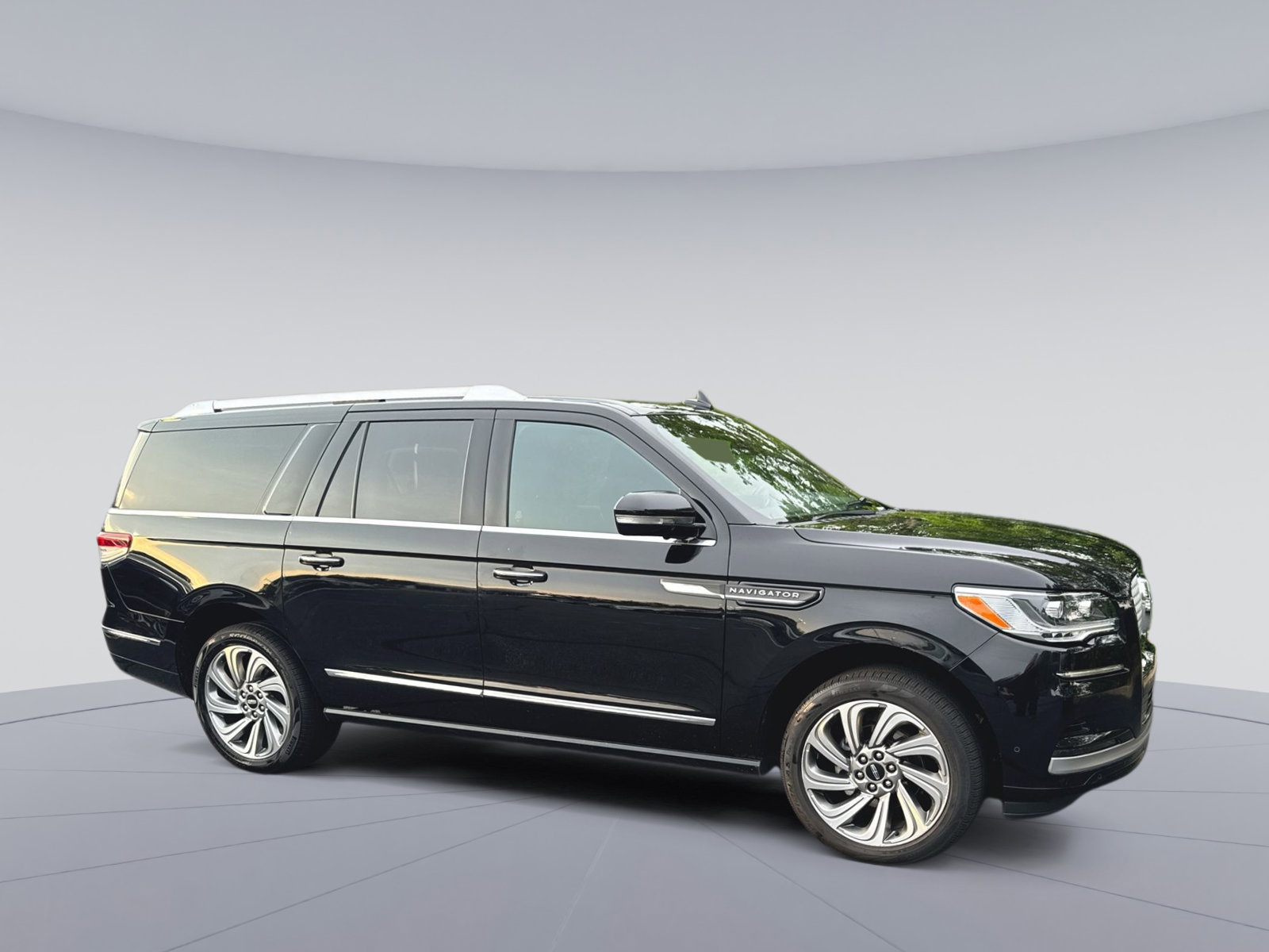 Used 2022 Lincoln Navigator L Reserve AWD/4WD image 8