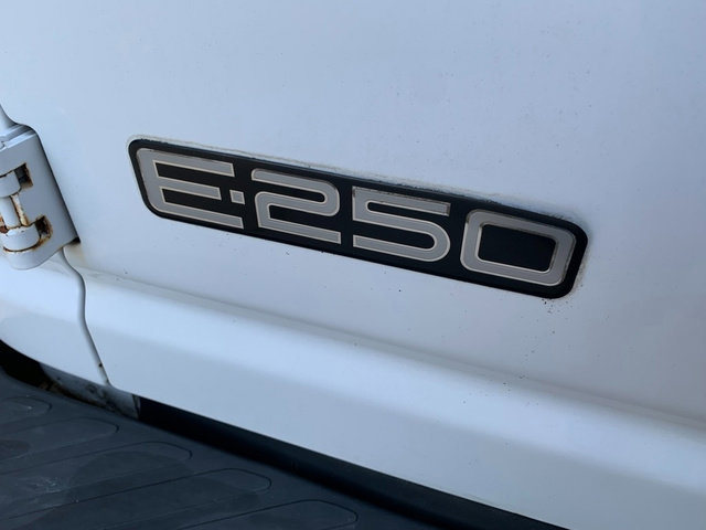 Used 2005 Ford E-250 and Econoline 250 image 15