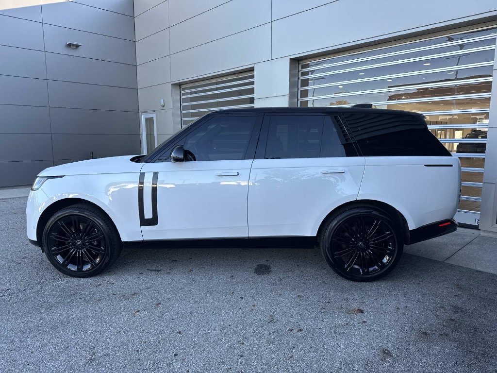 Certified 2024 Land Rover Range Rover Autobiography AWD/4WD image 4