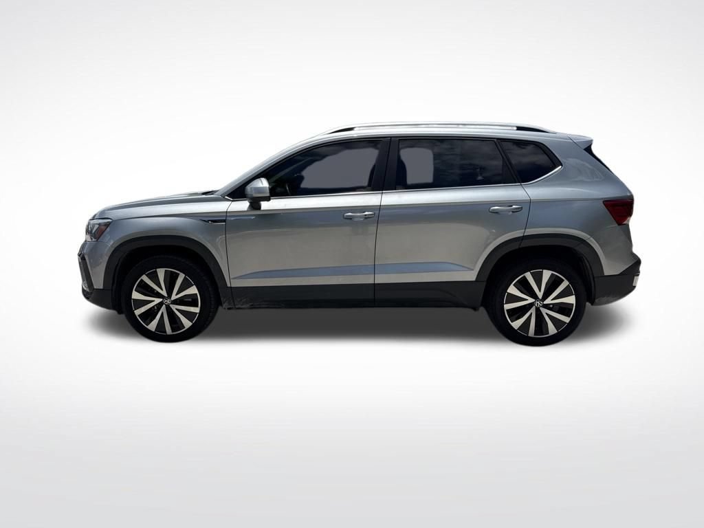 Used 2022 Volkswagen Taos SE FWD image 8