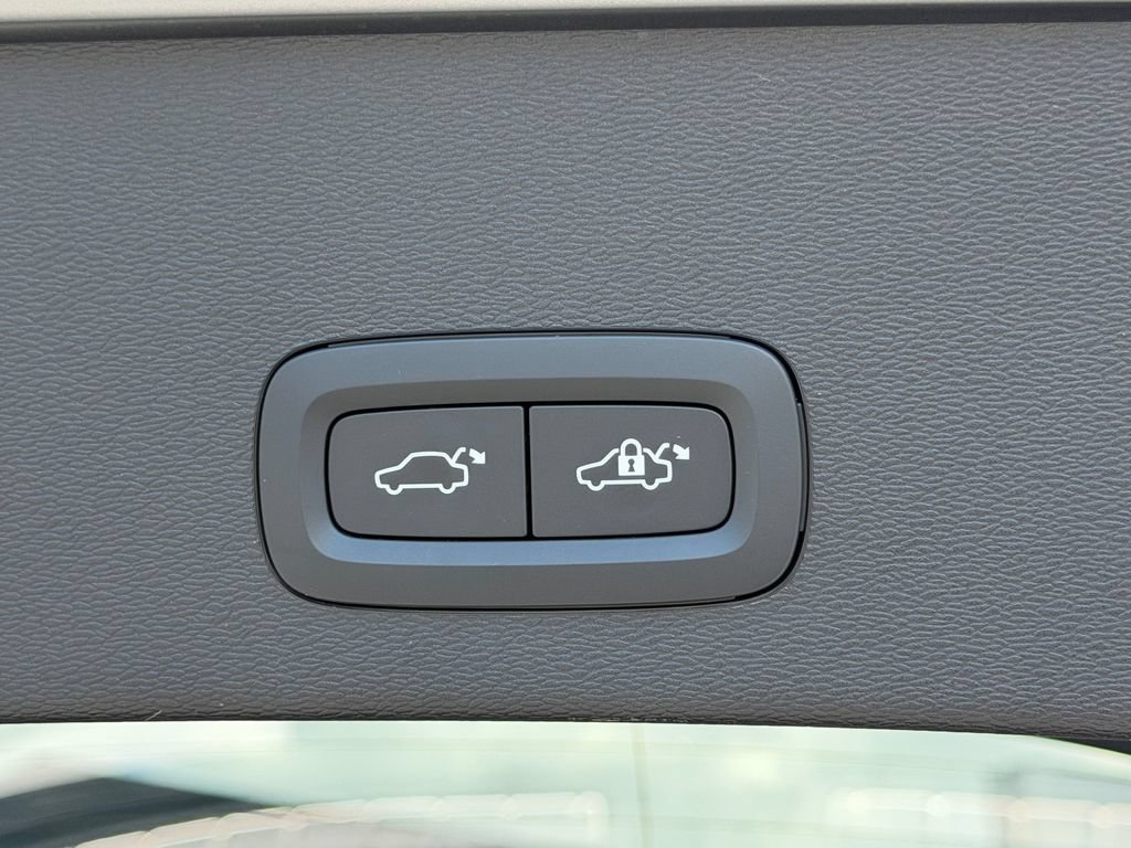 Certified 2023 Volvo C40 P8 Recharge Ultimate AWD/4WD image 20
