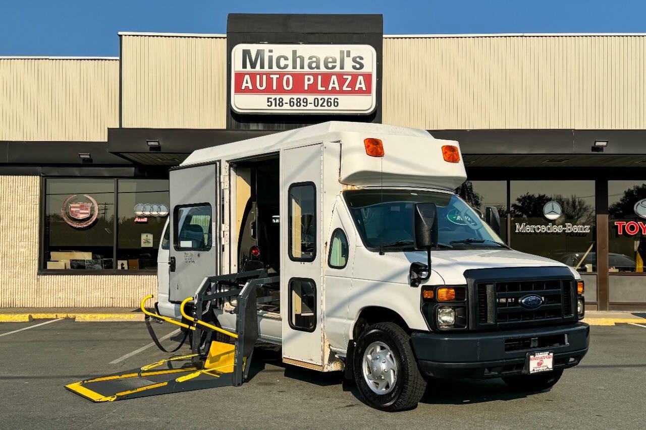 Used 2011 Ford E-350 and Econoline 350 Extended Super Duty w/ PWR Group RWD image 2
