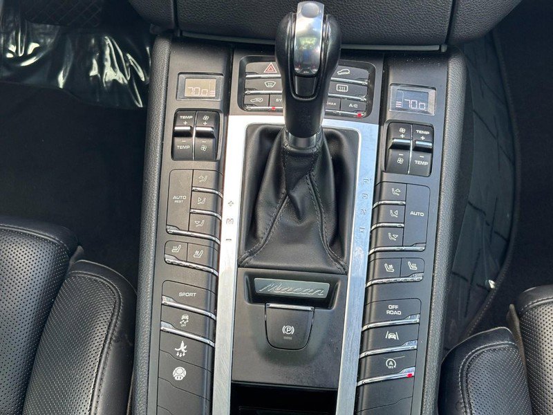 Used 2018 Porsche Macan S image 14
