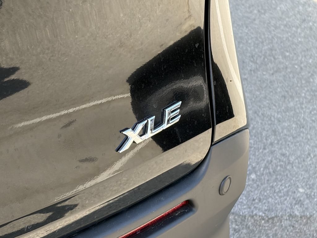 Certified 2026 Toyota Sienna XLE FWD image 6