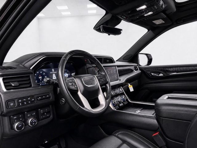 Used 2023 GMC Yukon Denali w/ Advanced Technology Package AWD/4WD image 19