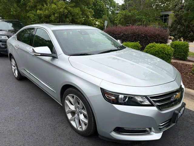 Used 2017 Chevrolet Impala Premier w/ Enhanced Convenience Package FWD image 2