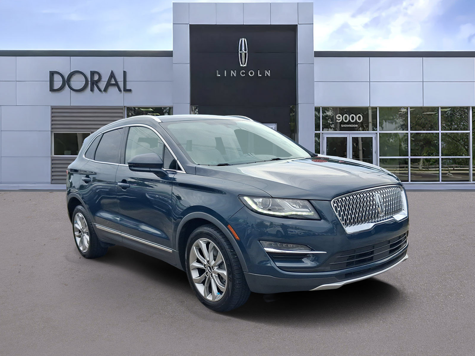 Used 2019 Lincoln MKC Select w/ Select Plus Package FWD image 1