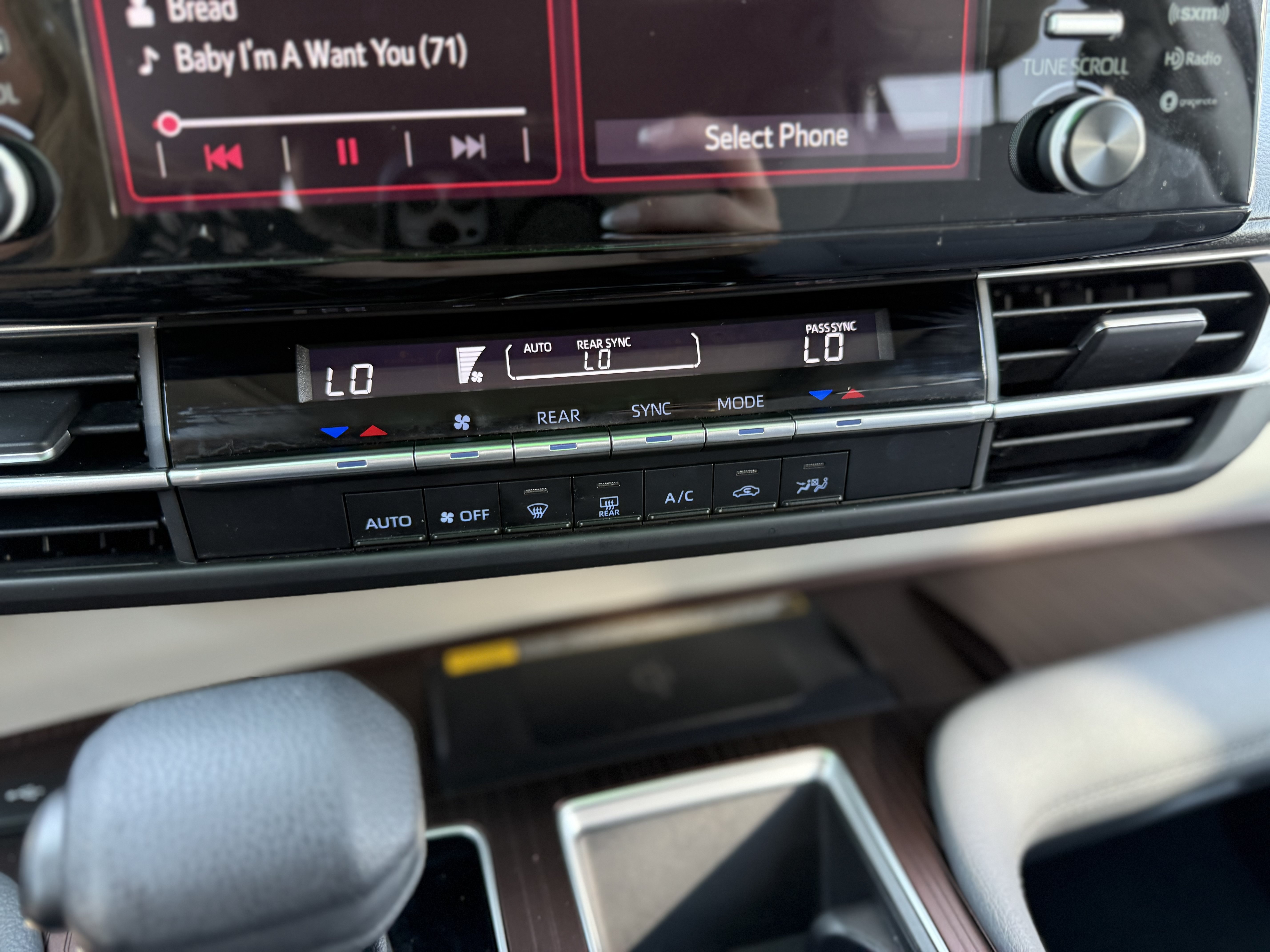 Certified 2024 Toyota Sienna LE w/ LE Plus Package AWD/4WD image 9