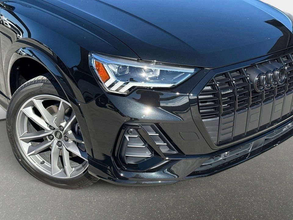 Certified 2025 Audi Q3 2.0T Premium w/ Convenience Package image 6