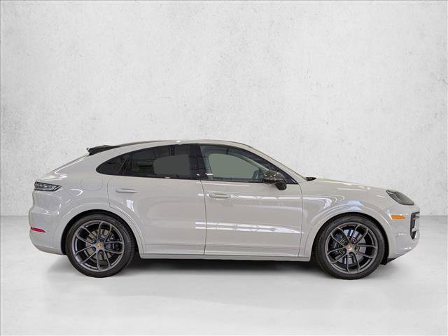 Used 2025 Porsche Cayenne GTS image 8