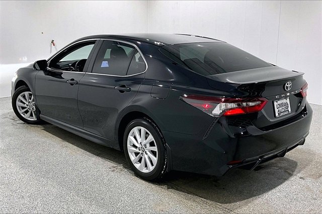 Used 2024 Toyota Camry SE image 4