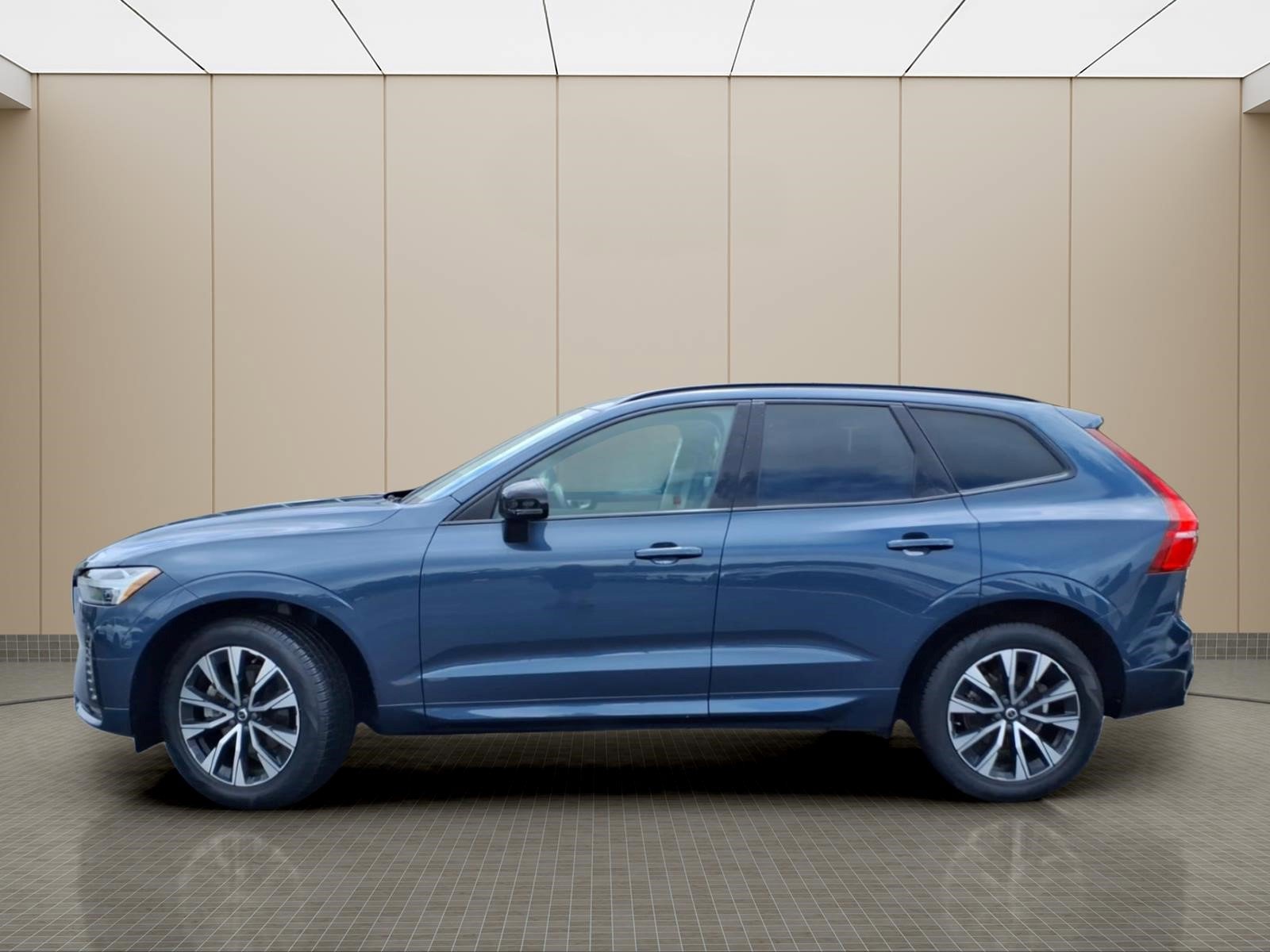 Used 2024 Volvo XC60 B5 Core w/ Protection Package Premier AWD/4WD image 16