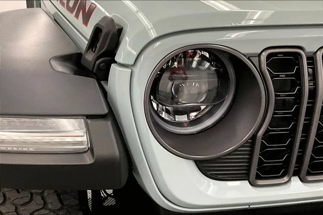 Used 2024 Jeep Wrangler Unlimited Rubicon w/ Dual Top Group AWD/4WD image 31