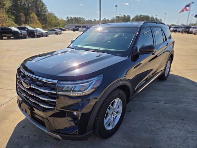Used 2025 Ford Explorer Active w/ Active Comfort Package image 1