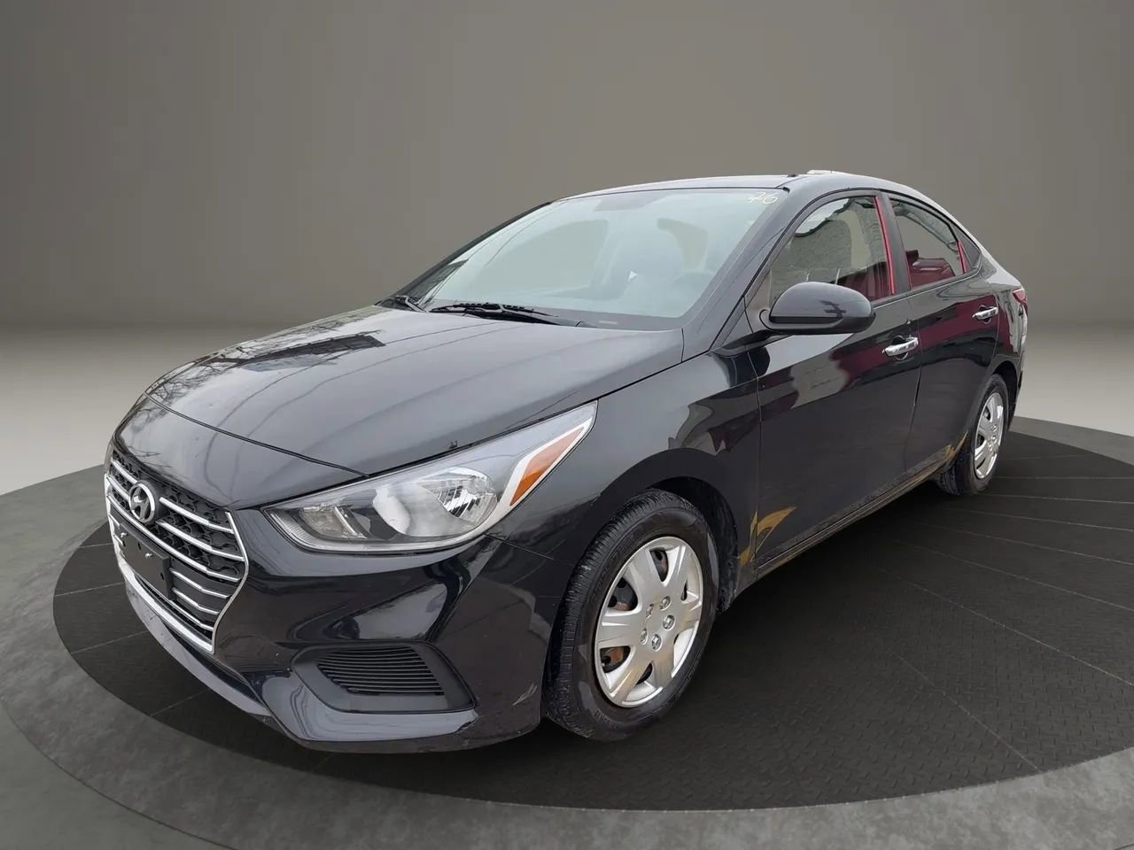 Used 2020 Hyundai Accent SE image 1