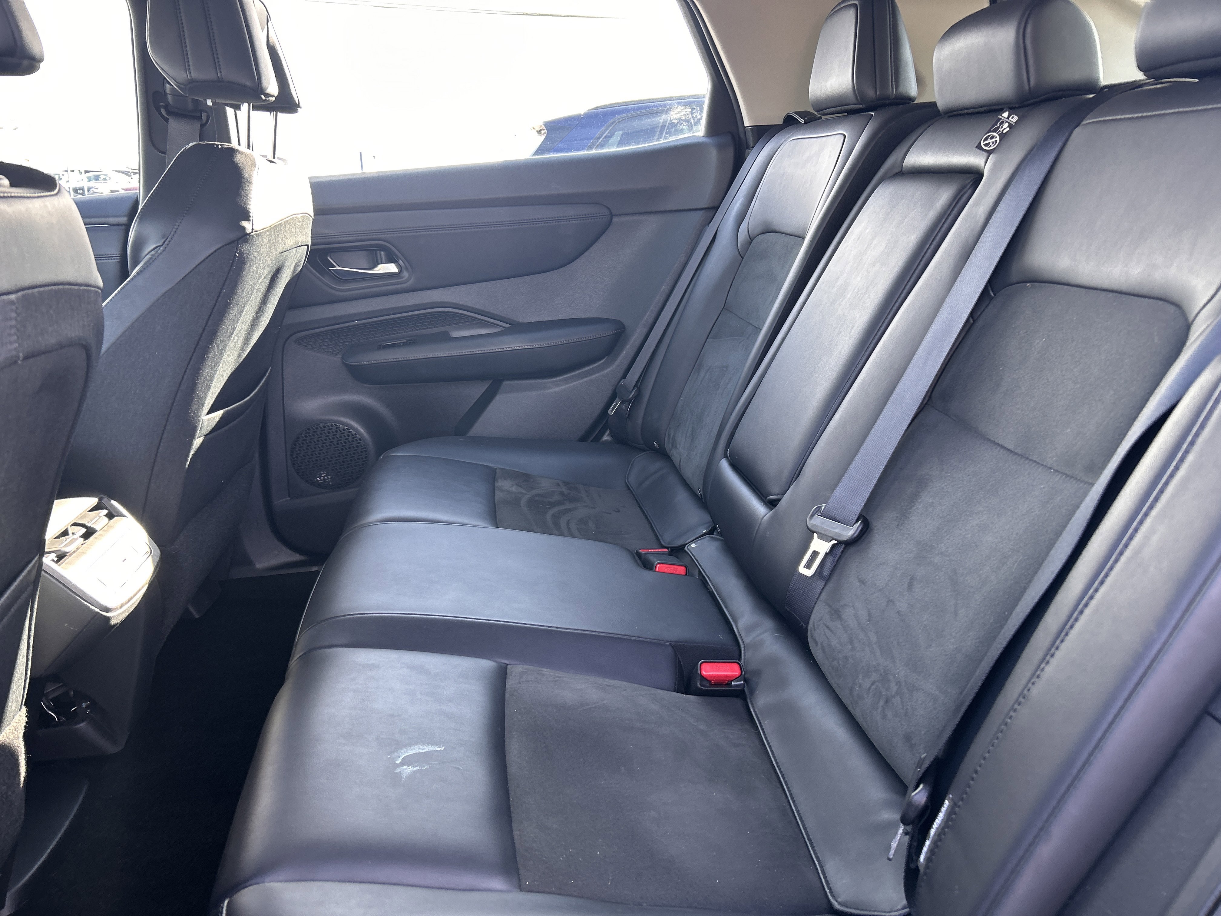 Used 2023 Nissan Ariya FWD image 24