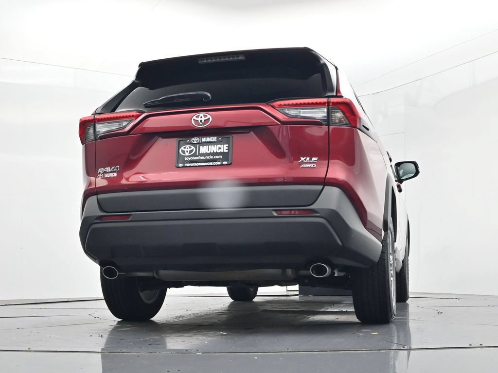 Used 2025 Toyota RAV4 XLE AWD/4WD image 50
