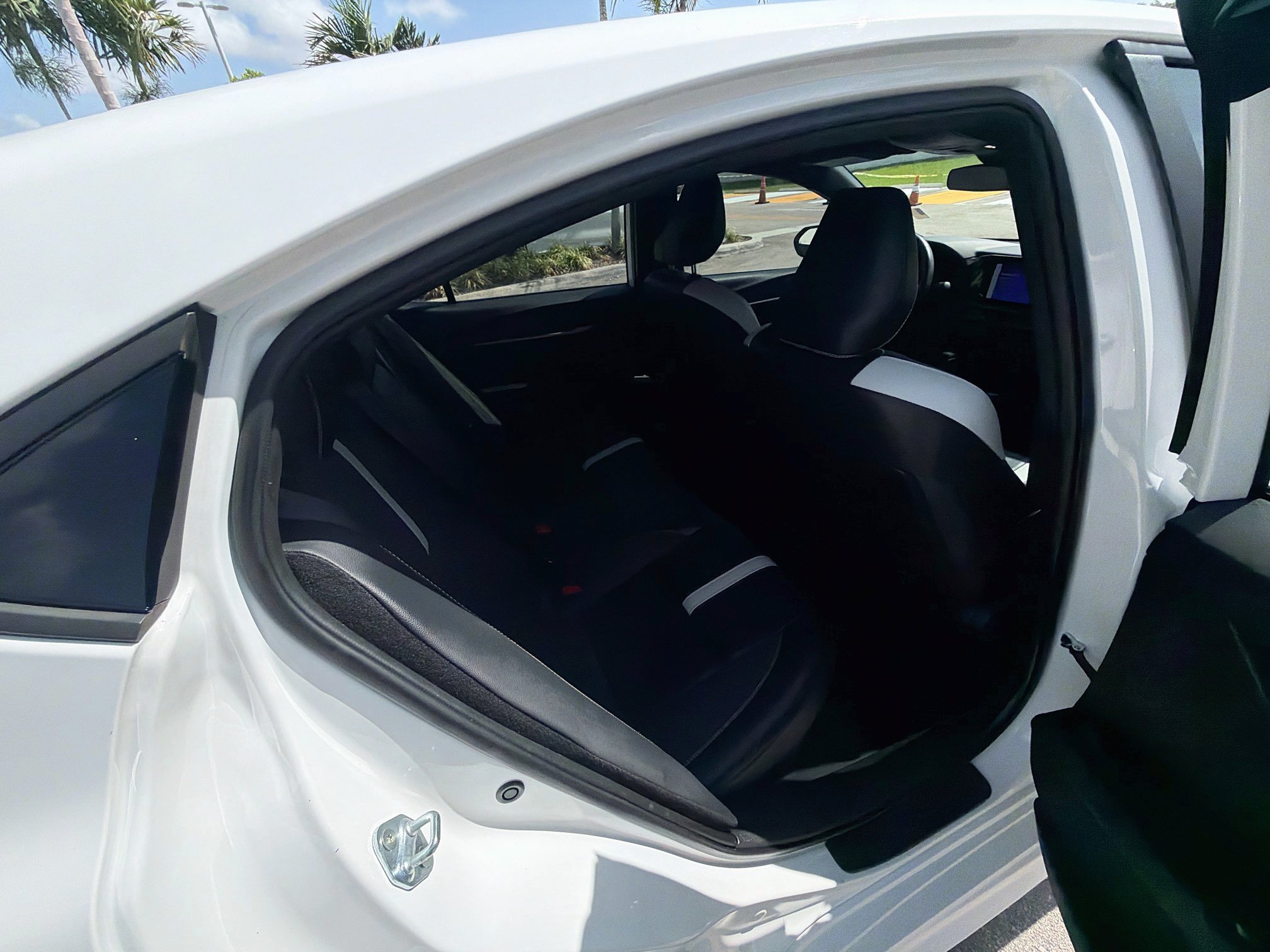 Used 2025 Toyota Camry SE FWD image 28
