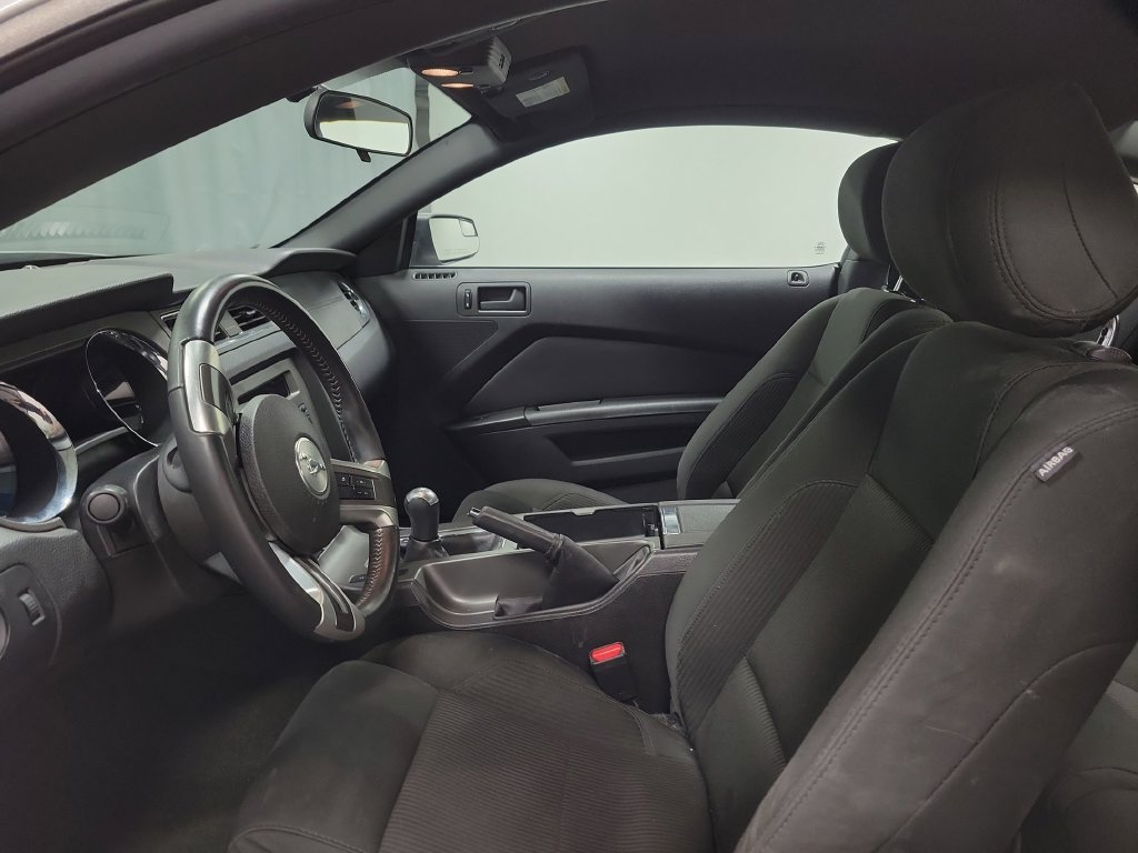 Used 2014 Ford Mustang Coupe RWD image 16