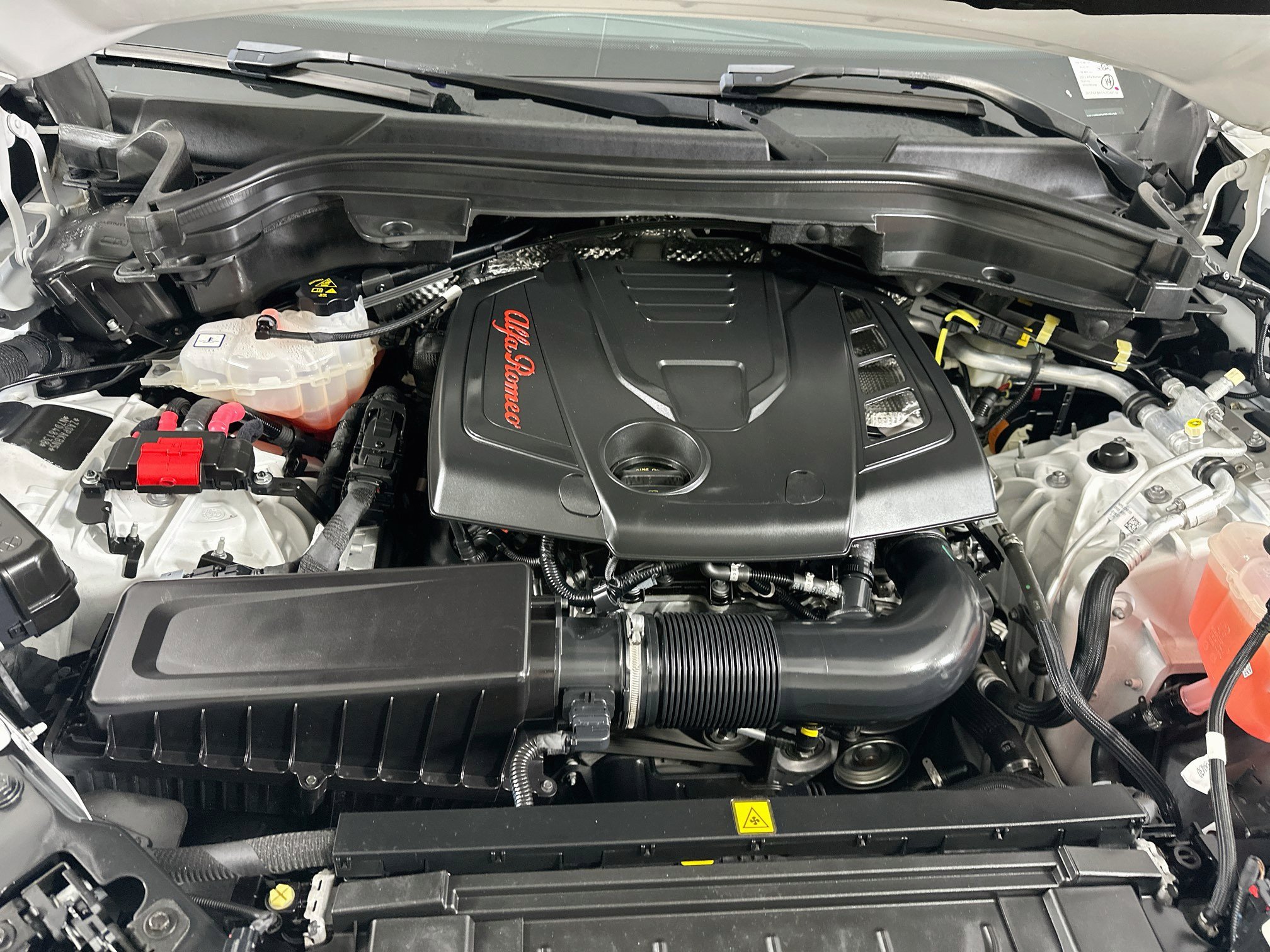 Used 2022 Alfa Romeo Stelvio Ti w/ Active Assist Plus Package AWD/4WD image 33