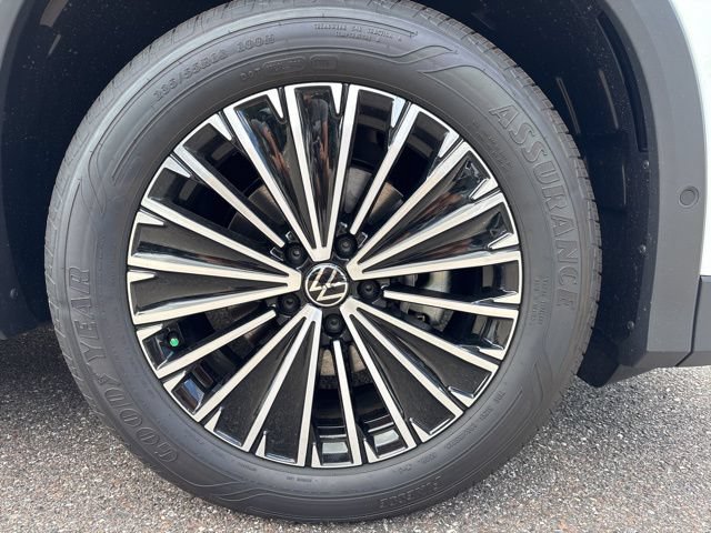 Certified 2026 Volkswagen Tiguan S FWD image 9