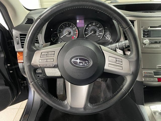 Used 2010 Subaru Outback 2.5i Limited AWD/4WD image 14