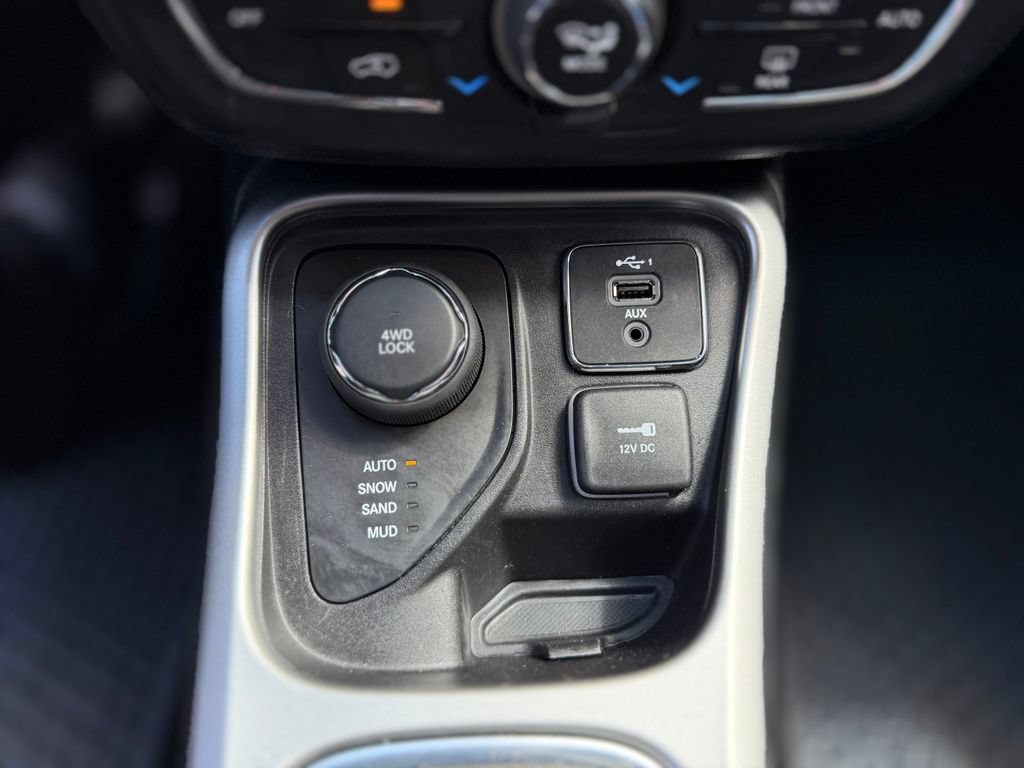 Used 2021 Jeep Compass Latitude w/ Convenience Group AWD/4WD image 20