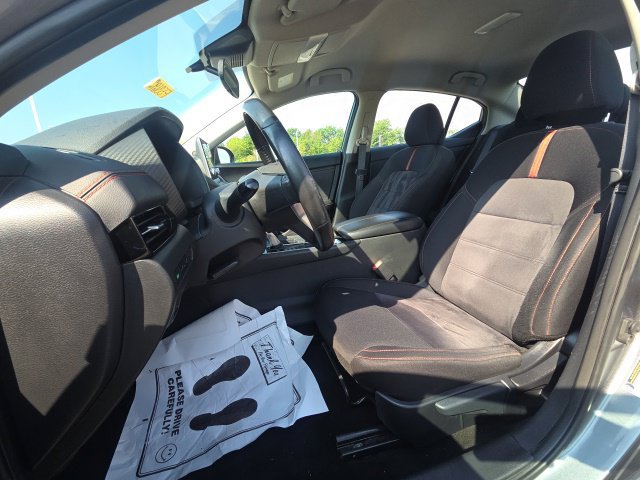 Used 2024 Nissan Sentra SR FWD image 19