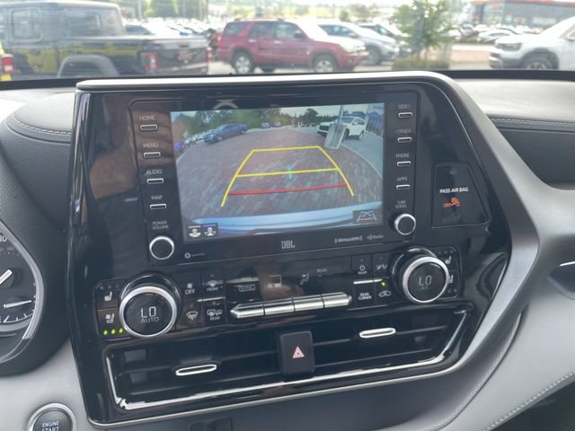 Used 2021 Toyota Highlander Limited FWD image 21