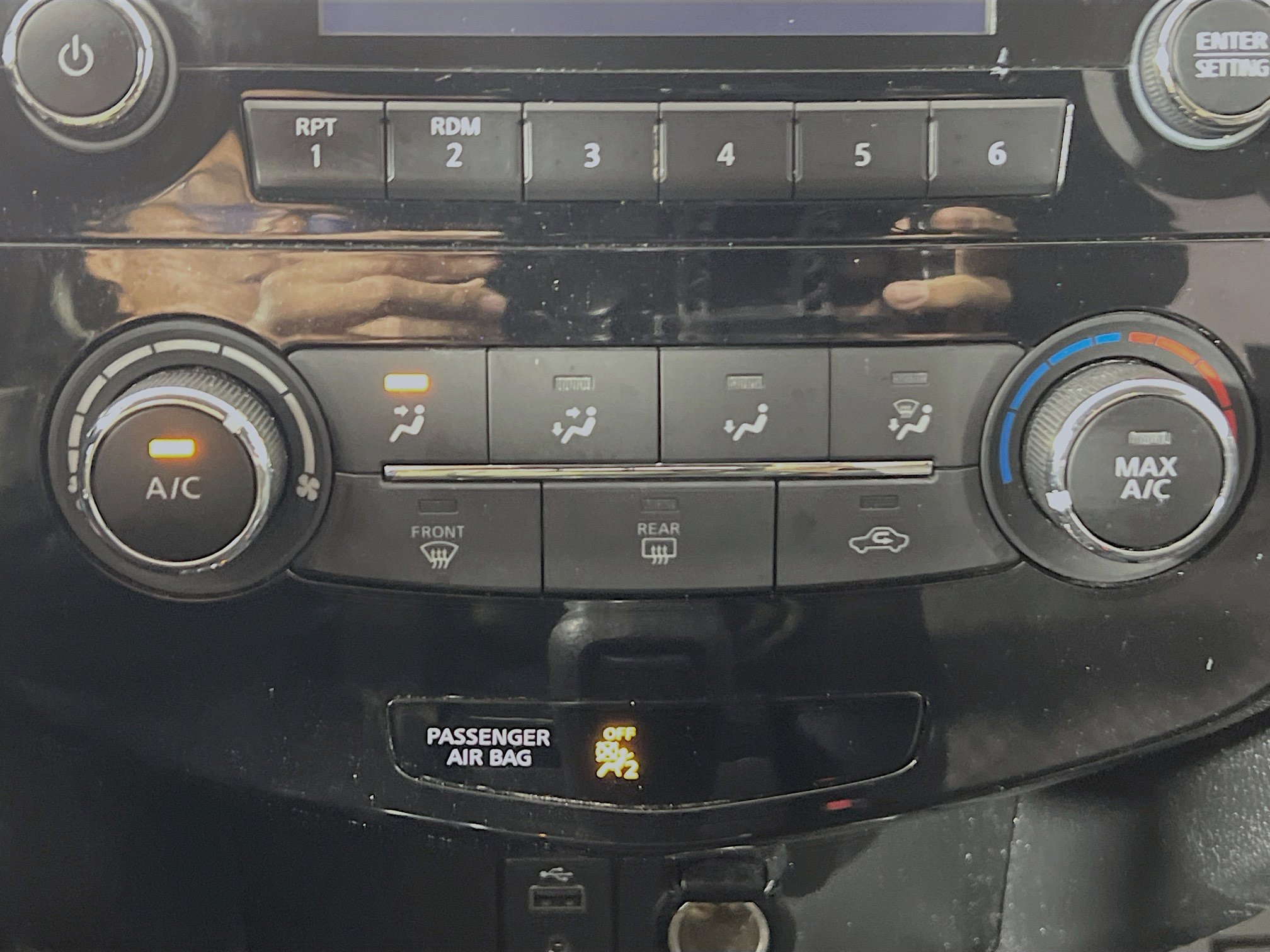 Used 2017 Nissan Rogue S image 25