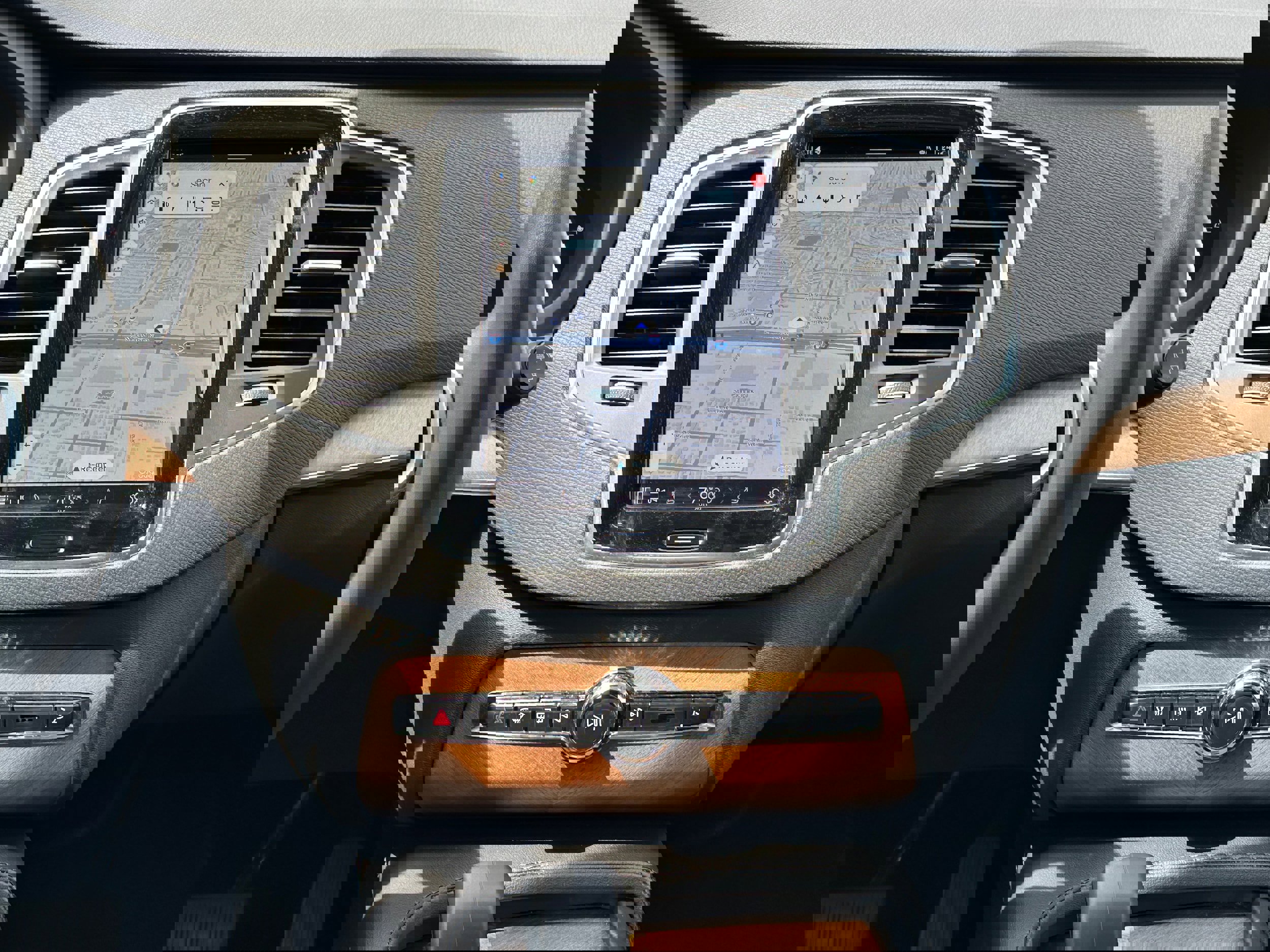 Certified 2023 Volvo XC90 T8 Core image 14