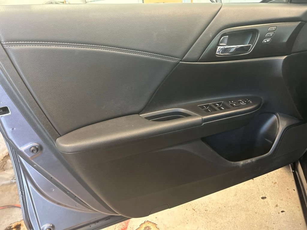 Used 2015 Honda Accord EX-L image 16