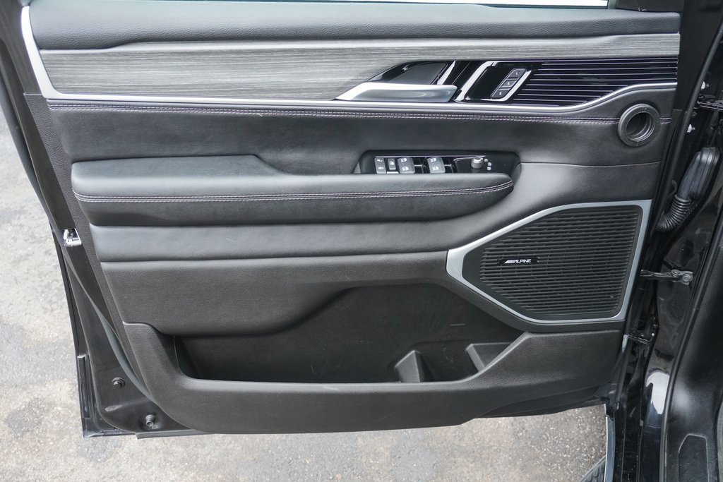 Used 2024 Jeep Wagoneer Series III image 11