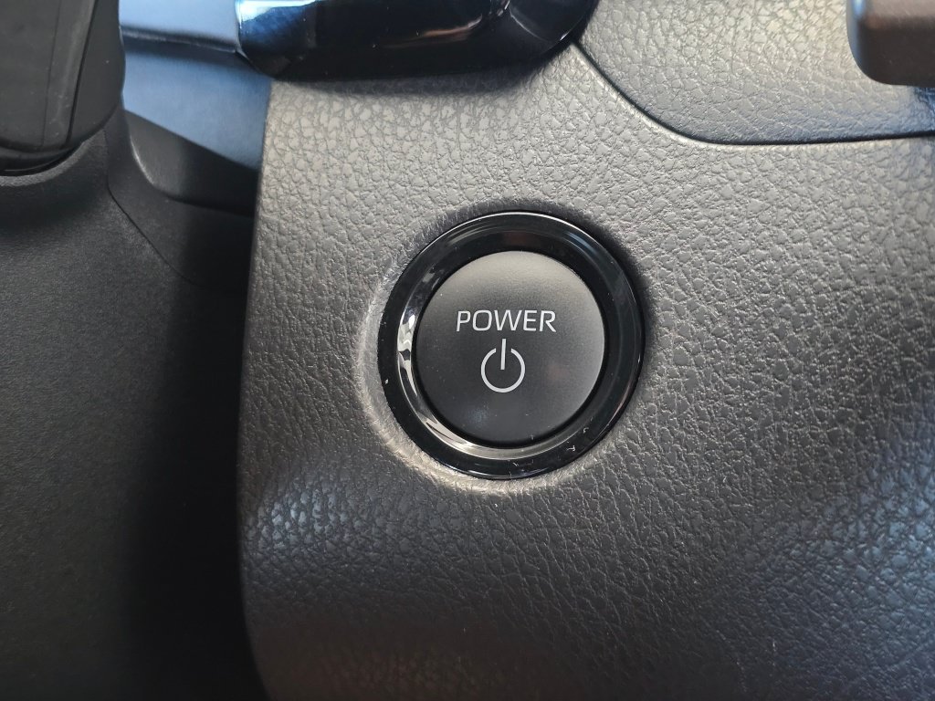 Used 2025 Toyota Camry SE FWD image 28