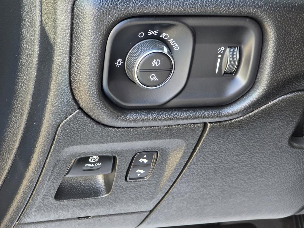 Used 2023 RAM 1500 Big Horn AWD/4WD image 7