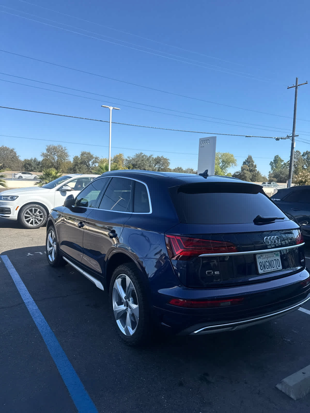 Used 2021 Audi Q5 2.0T Premium Plus w/ Premium Plus Package AWD/4WD image 3