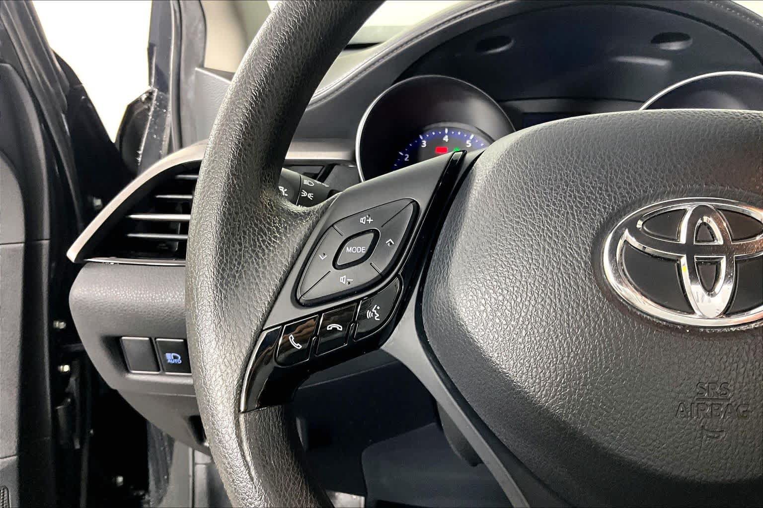 Used 2020 Toyota C-HR LE FWD image 22