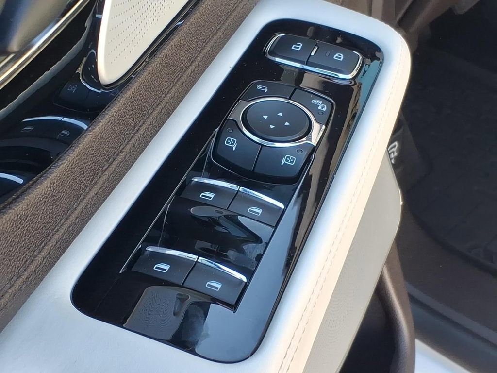 Used 2024 Lincoln Aviator Black Label w/ Jet Package image 13