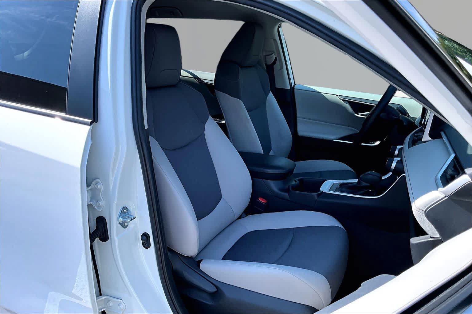 Certified 2024 Toyota RAV4 XLE FWD image 9